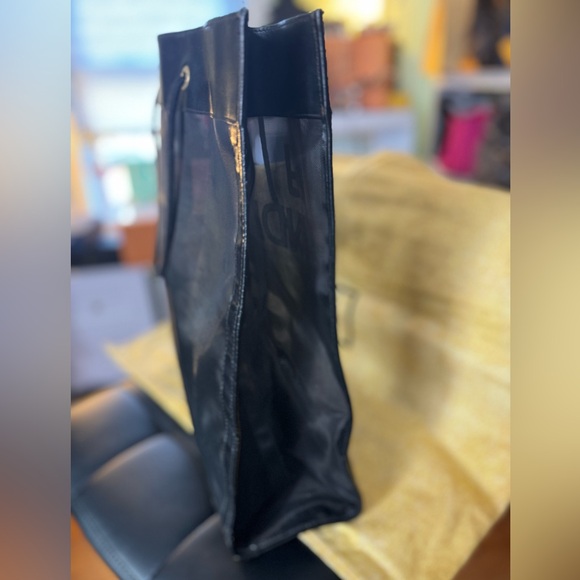 Fendi Leather-Trimmed Mesh Logo Tote - vintage black - Picture 5 of 11